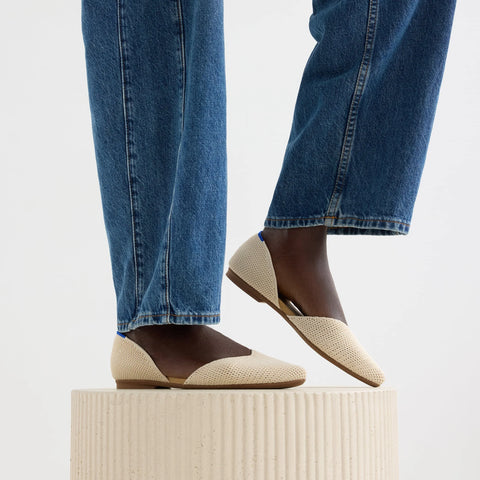 The D'Orsay Point - Conch Raffia-Knit